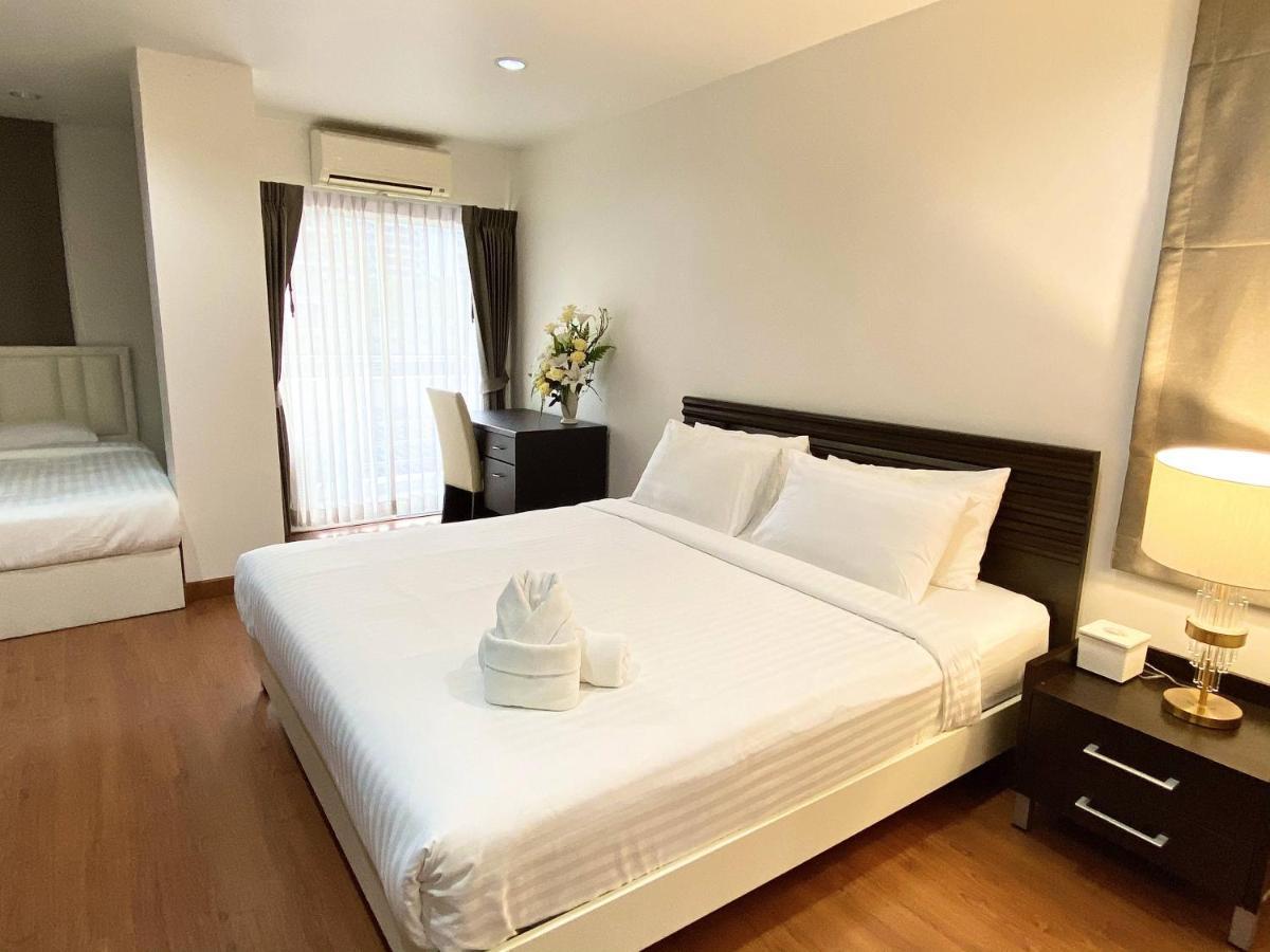 14 Place Sukhumvit Suites Banguecoque Exterior foto