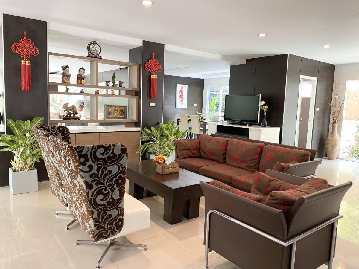 14 Place Sukhumvit Suites Banguecoque Exterior foto
