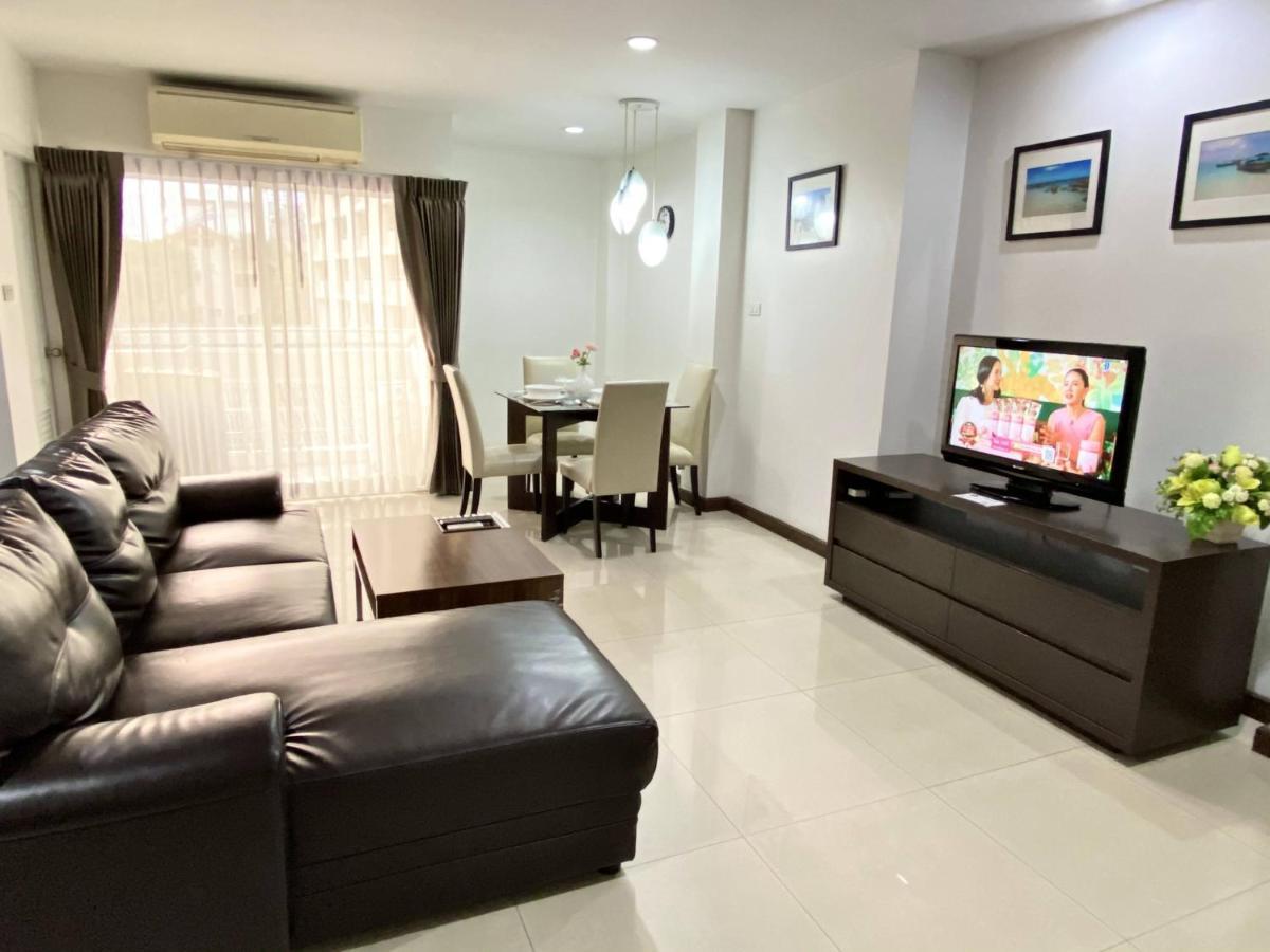 14 Place Sukhumvit Suites Banguecoque Exterior foto