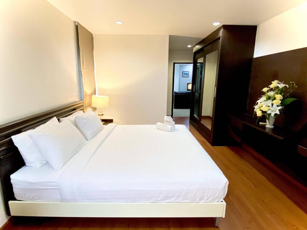 14 Place Sukhumvit Suites Banguecoque Exterior foto