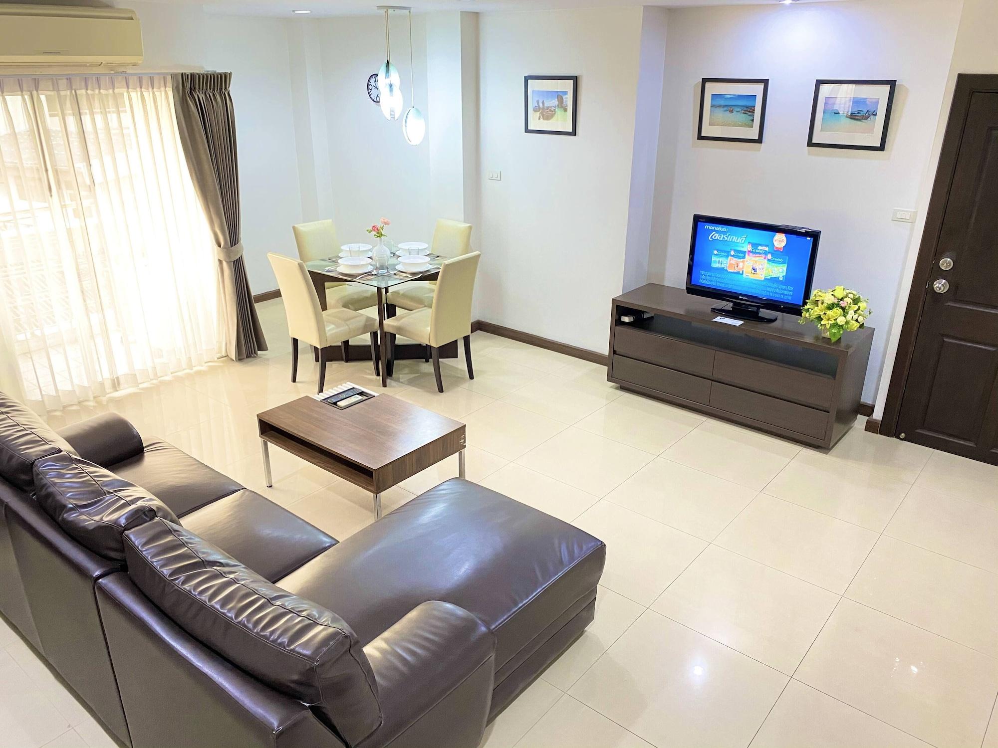 14 Place Sukhumvit Suites Banguecoque Exterior foto