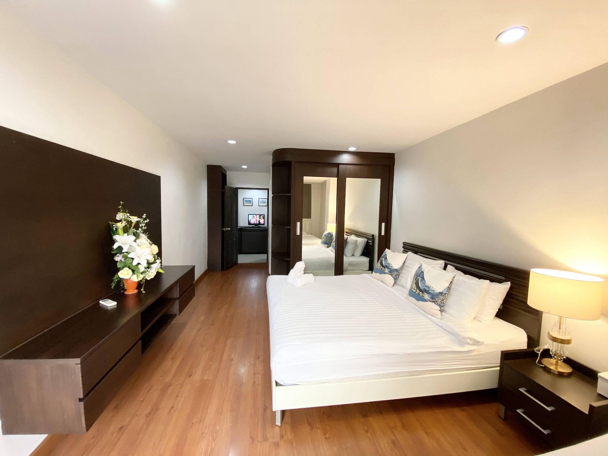 14 Place Sukhumvit Suites Banguecoque Exterior foto