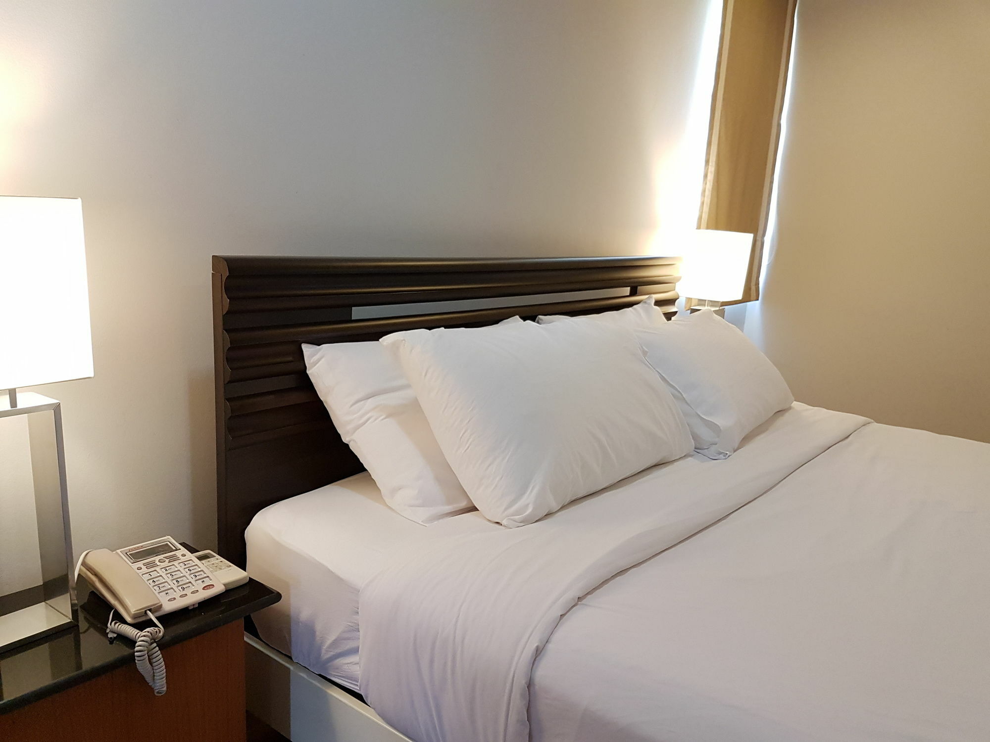 14 Place Sukhumvit Suites Banguecoque Exterior foto