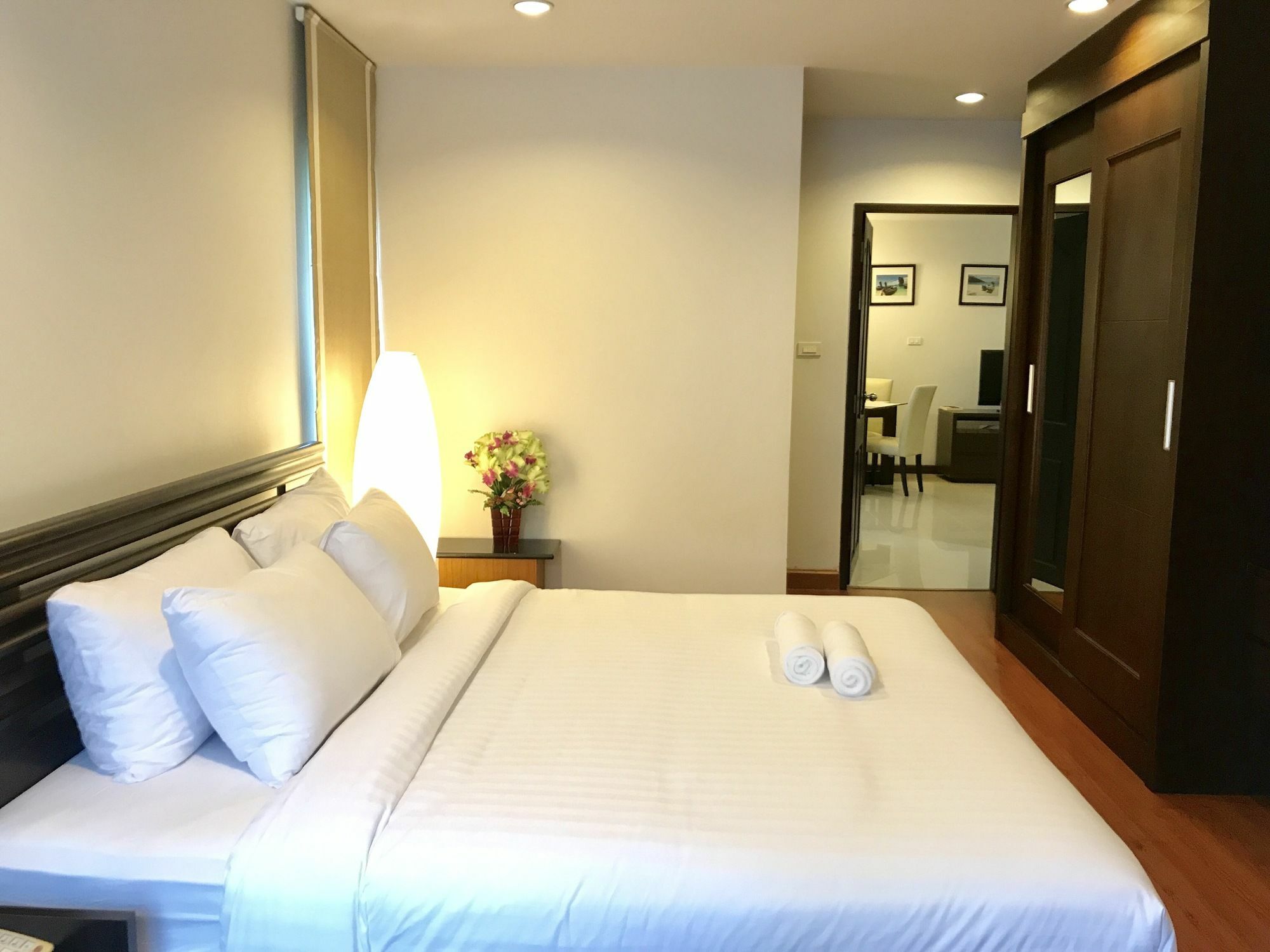 14 Place Sukhumvit Suites Banguecoque Exterior foto